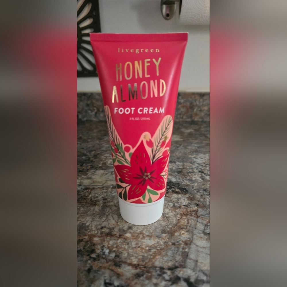 Live Green Honey Almond Foot Cream